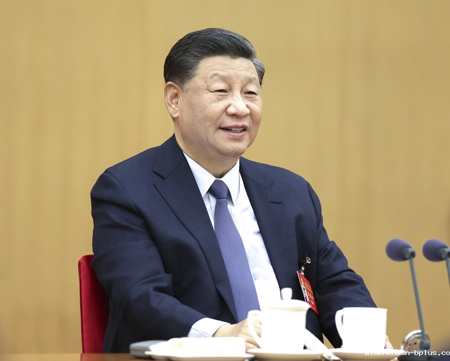 10月17日，习近平同志参加党的二十大广西代表团讨论。